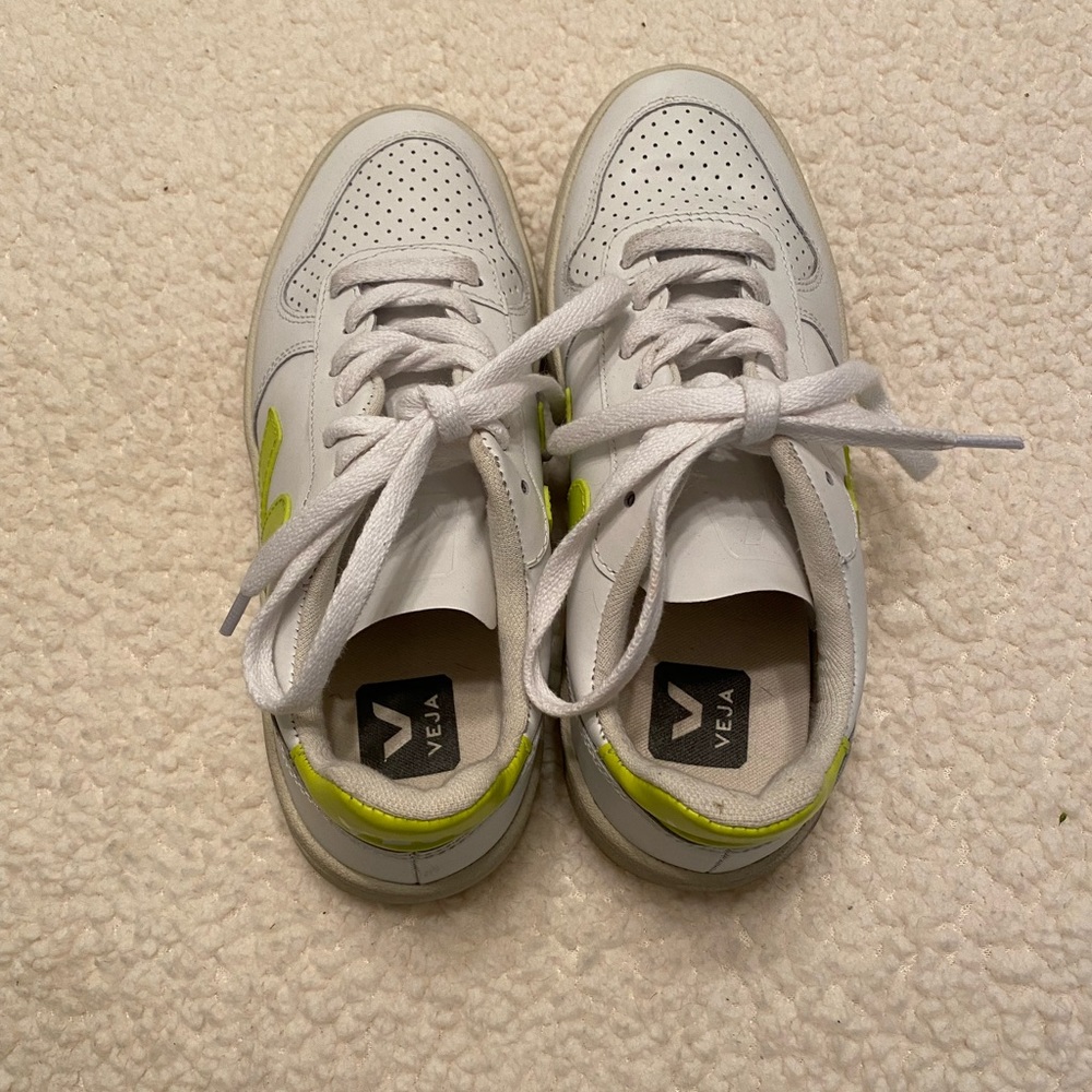 Size 36(6.5) Vejas